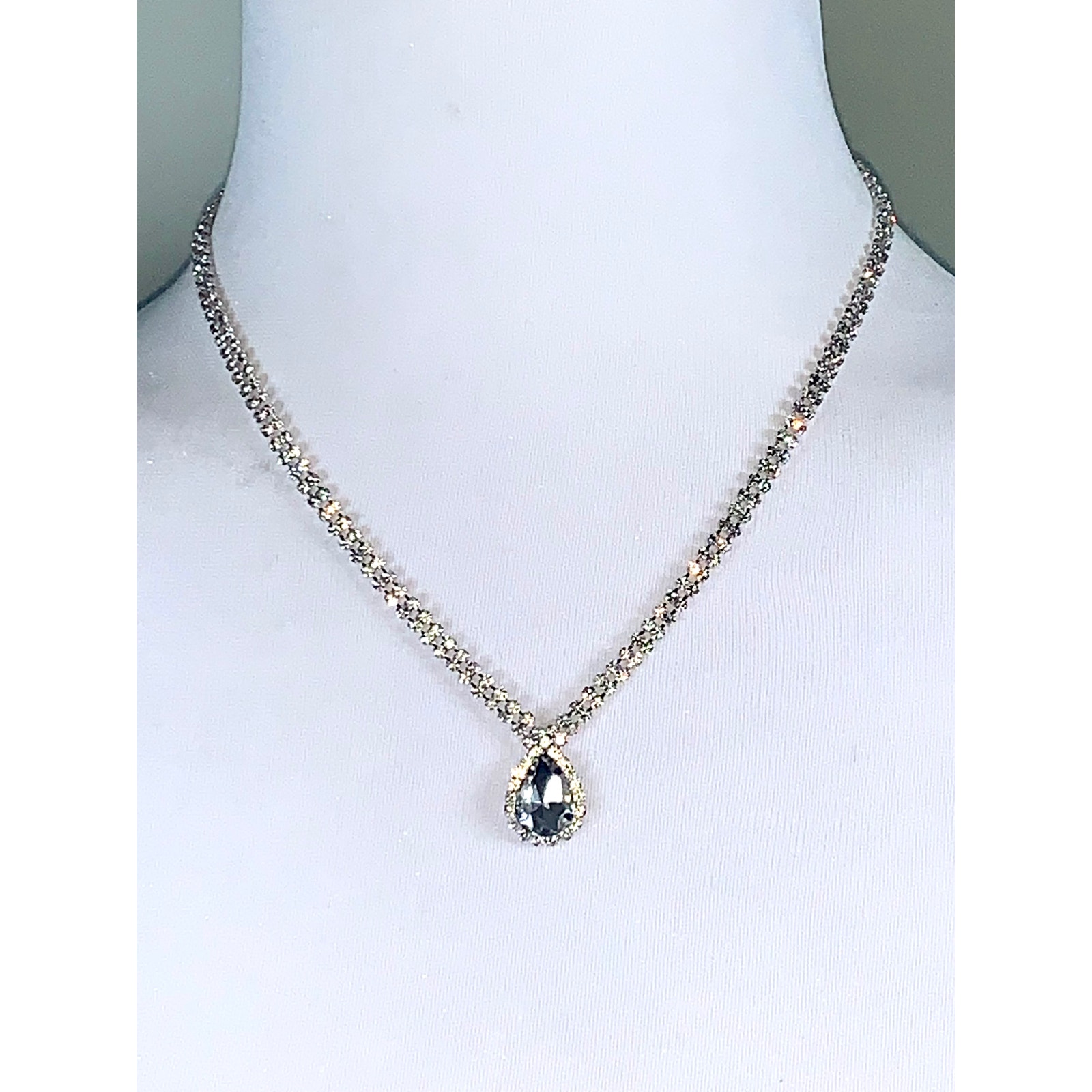Napier Double Strand Rhinestone Teardrop Pendant Statement Necklace Nwt 27$